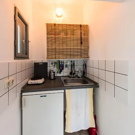 キャンプ場 Penge Bungalok Balatonalmádi